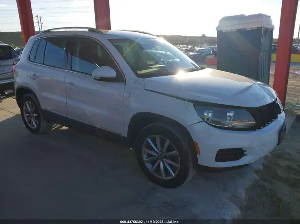 WVGRV7AX5HK009401 2017 VOLKSWAGEN TIGUAN - Image 1