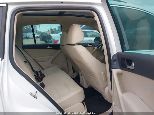 WVGRV7AX5HK019734 2017 VOLKSWAGEN TIGUAN - Image 8