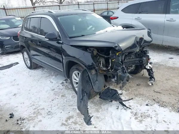 WVGRV7AX6HK001565 2017 VOLKSWAGEN TIGUAN - Image 1