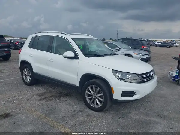 WVGRV7AX6HK008208 2017 VOLKSWAGEN TIGUAN - Image 1