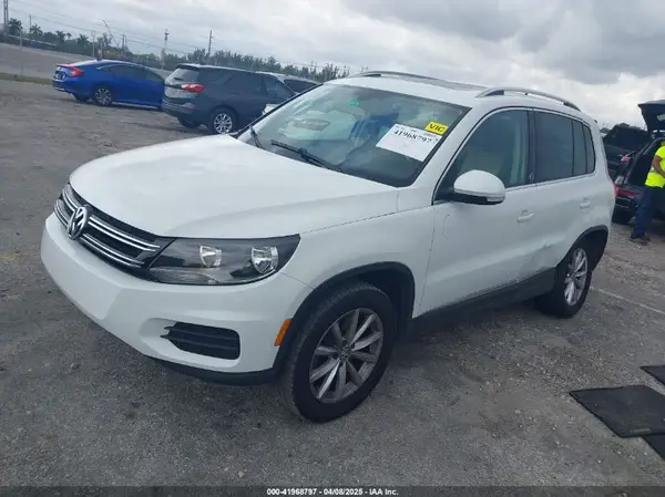 WVGRV7AX6HK008208 2017 VOLKSWAGEN TIGUAN - Image 2