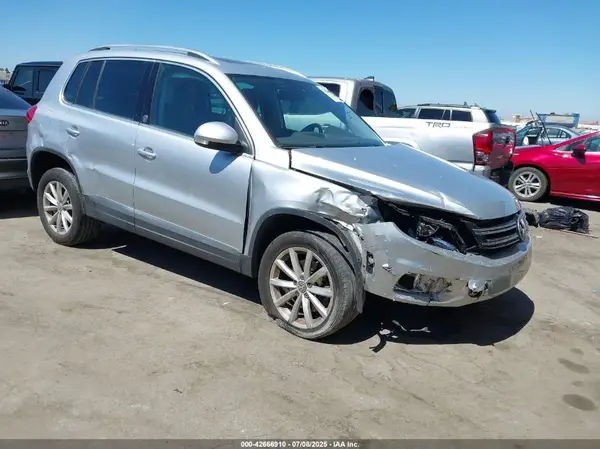 WVGRV7AX6HK008936 2017 VOLKSWAGEN TIGUAN - Image 1