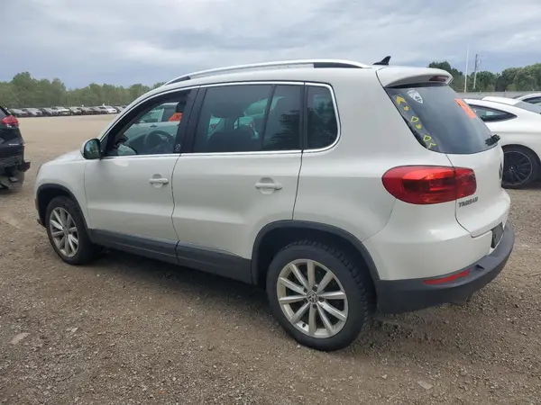 WVGRV7AX6HK011657 2017 VOLKSWAGEN TIGUAN - Image 2