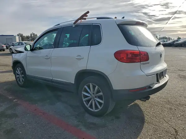 WVGRV7AX6HK011948 2017 VOLKSWAGEN TIGUAN - Image 2