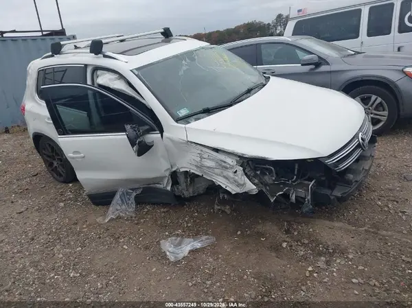 WVGRV7AX6HK013019 2017 VOLKSWAGEN TIGUAN - Image 1