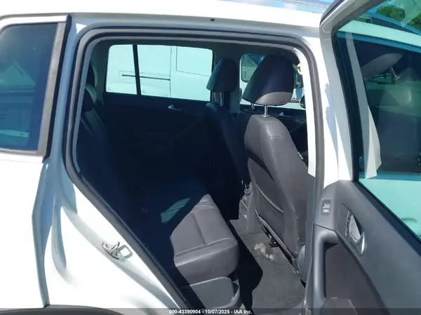 WVGRV7AX6HK019418 2017 VOLKSWAGEN TIGUAN - Image 8