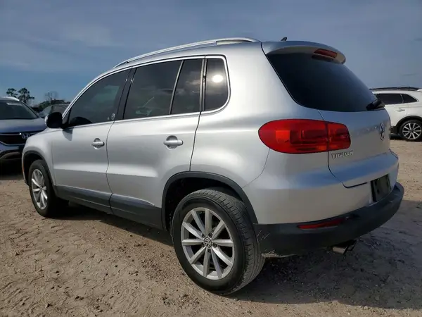 WVGRV7AX8HK007920 2017 VOLKSWAGEN TIGUAN - Image 2