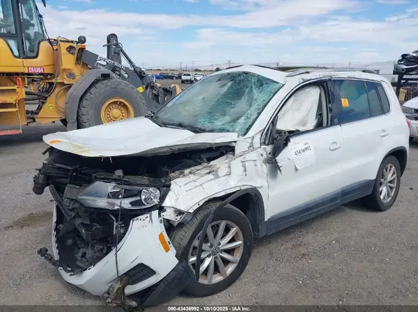 WVGRV7AX8HK019095 2017 VOLKSWAGEN TIGUAN - Image 2