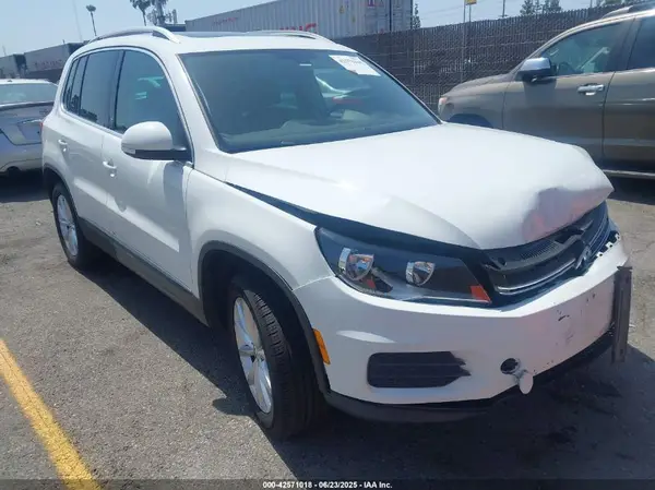 WVGRV7AX8HK019775 2017 VOLKSWAGEN TIGUAN - Image 1