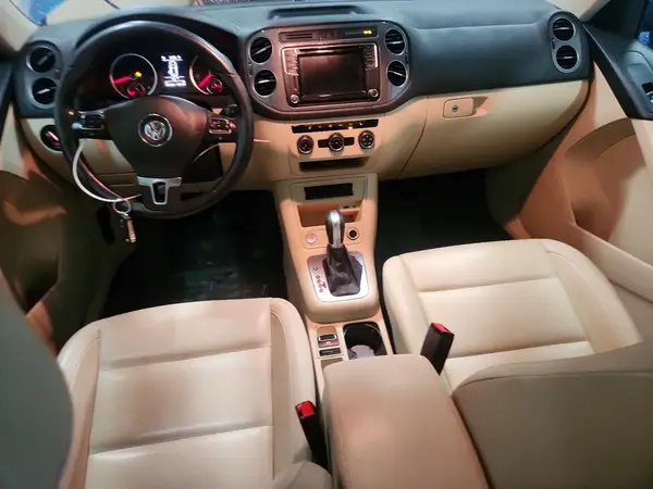WVGRV7AX8HK025608 2017 VOLKSWAGEN TIGUAN - Image 8