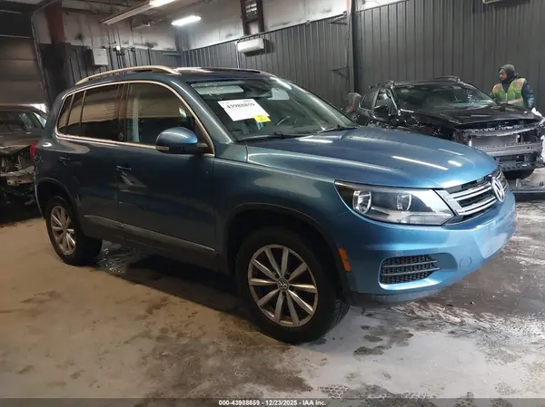 WVGRV7AX8HW500554 2017 VOLKSWAGEN TIGUAN - Image 1