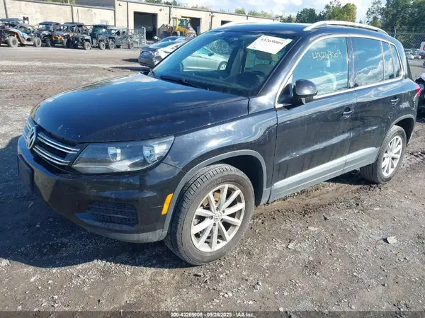 WVGRV7AX8HW501445 2017 VOLKSWAGEN TIGUAN - Image 2
