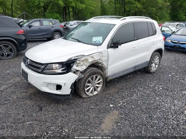 WVGRV7AX9HK002659 2017 VOLKSWAGEN TIGUAN - Image 2