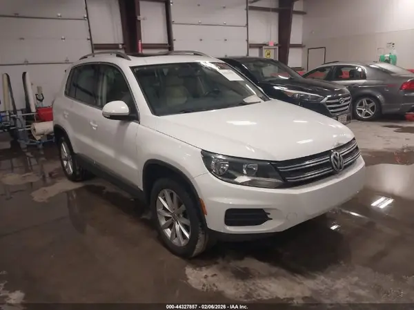 WVGRV7AX9HK003259 2017 VOLKSWAGEN TIGUAN - Image 1