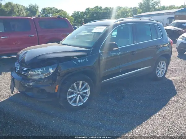WVGRV7AX9HK005352 2017 VOLKSWAGEN TIGUAN - Image 2