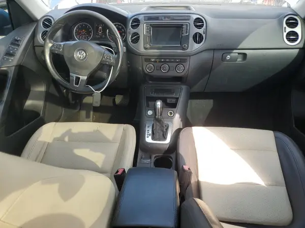 WVGRV7AX9HK020806 2017 VOLKSWAGEN TIGUAN - Image 8