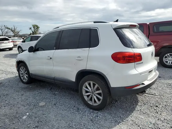 WVGRV7AX9HK022619 2017 VOLKSWAGEN TIGUAN - Image 2