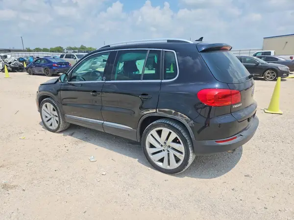 WVGRV7AXXHK012732 2017 VOLKSWAGEN TIGUAN - Image 2