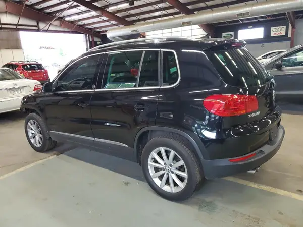 WVGRV7AXXHK019115 2017 VOLKSWAGEN TIGUAN - Image 2