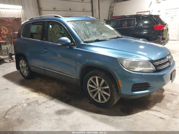 WVGSV7AX0HK002924 2017 VOLKSWAGEN TIGUAN - Image 1