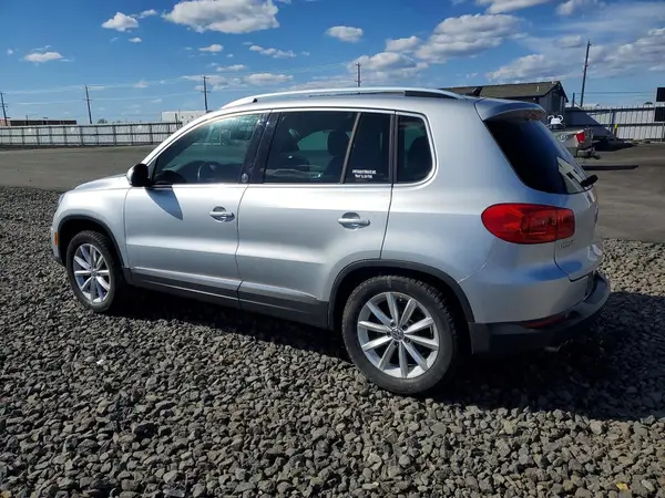 WVGSV7AX0HK005936 2017 VOLKSWAGEN TIGUAN - Image 2