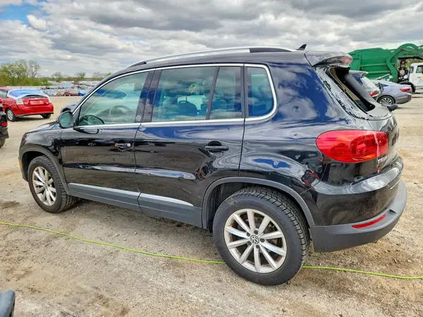 WVGSV7AX0HK010554 2017 VOLKSWAGEN TIGUAN - Image 2