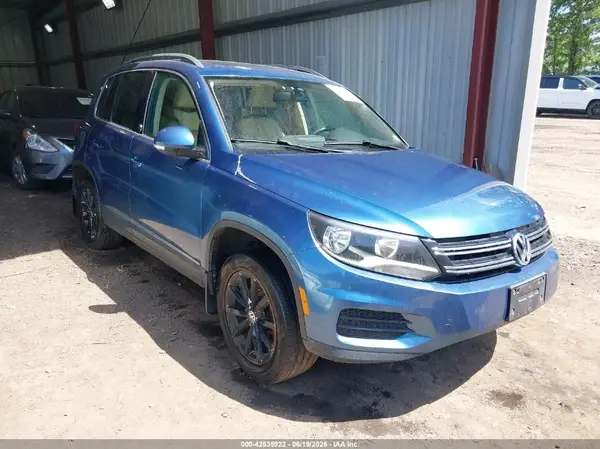 WVGSV7AX0HK011669 2017 VOLKSWAGEN TIGUAN - Image 1