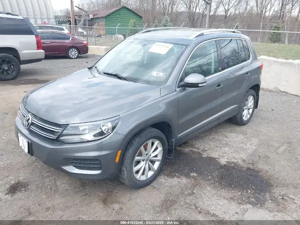 WVGSV7AX0HK030528 2017 VOLKSWAGEN TIGUAN - Image 2