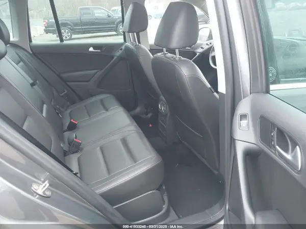 WVGSV7AX0HK030528 2017 VOLKSWAGEN TIGUAN - Image 8