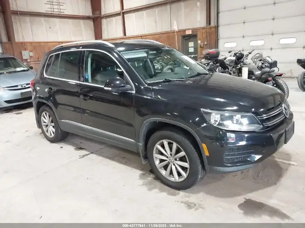 WVGSV7AX1HK017769 2017 VOLKSWAGEN TIGUAN - Image 1