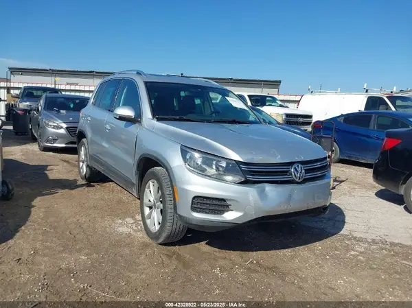 WVGSV7AX1HW510439 2017 VOLKSWAGEN TIGUAN - Image 1