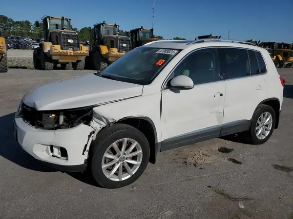 WVGSV7AX2HK003430 2017 VOLKSWAGEN TIGUAN - Image 1