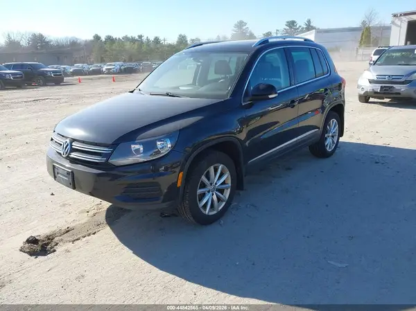 WVGSV7AX2HK018588 2017 VOLKSWAGEN TIGUAN - Image 2