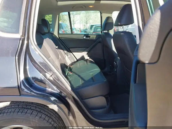 WVGSV7AX2HK018588 2017 VOLKSWAGEN TIGUAN - Image 8