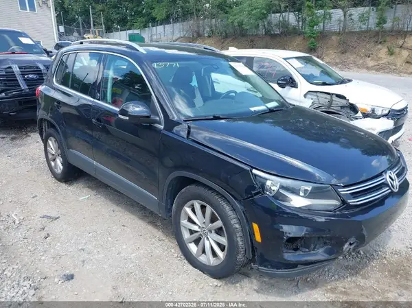 WVGSV7AX3HK004814 2017 VOLKSWAGEN TIGUAN - Image 1