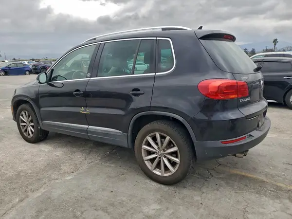 WVGSV7AX3HK025369 2017 VOLKSWAGEN TIGUAN - Image 2