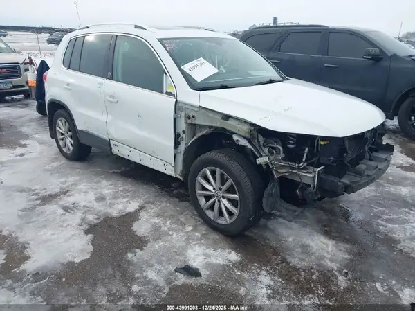 WVGSV7AX3HW506117 2017 VOLKSWAGEN TIGUAN - Image 1