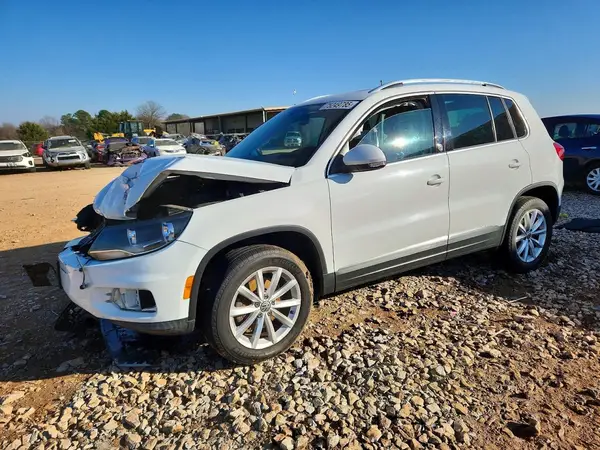 WVGSV7AX4HK009746 2017 VOLKSWAGEN TIGUAN - Image 1