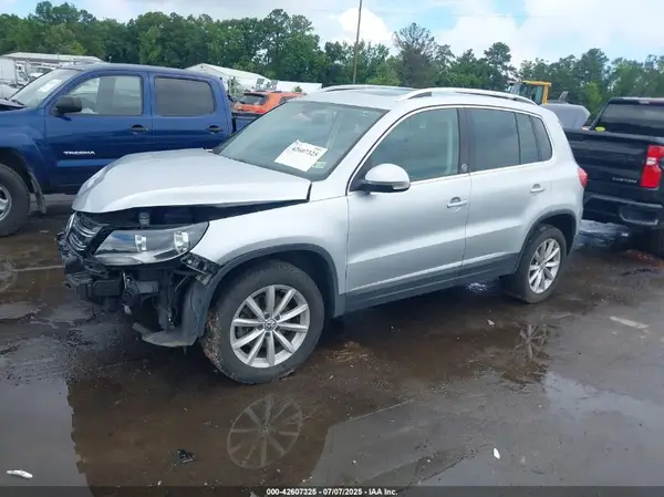 WVGSV7AX4HK011237 2017 VOLKSWAGEN TIGUAN - Image 2