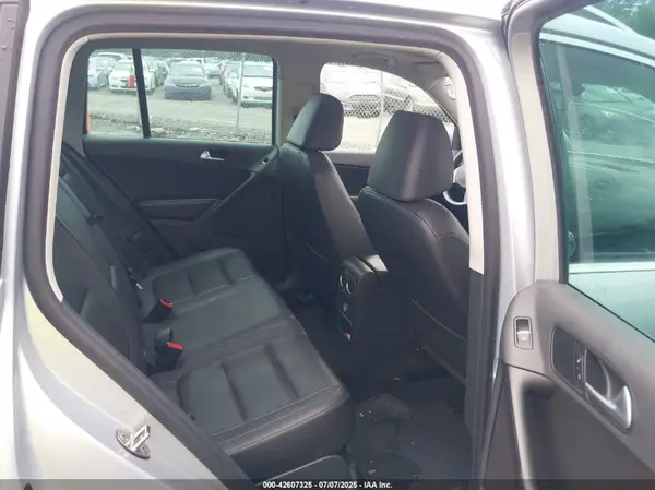 WVGSV7AX4HK011237 2017 VOLKSWAGEN TIGUAN - Image 8