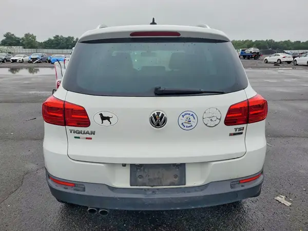 2017 VOLKSWAGEN TIGUAN auction photo 6