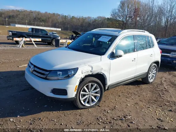 WVGSV7AX6HK005682 2017 VOLKSWAGEN TIGUAN - Image 2