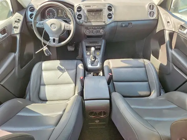 WVGSV7AX6HK017637 2017 VOLKSWAGEN TIGUAN - Image 8