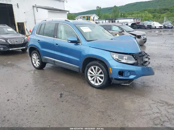 WVGSV7AX7HK007652 2017 VOLKSWAGEN TIGUAN - Image 1