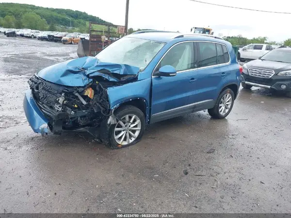 WVGSV7AX7HK007652 2017 VOLKSWAGEN TIGUAN - Image 2
