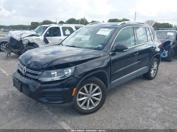WVGSV7AX7HK007957 2017 VOLKSWAGEN TIGUAN - Image 2
