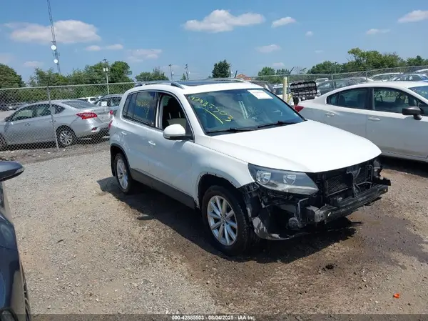 WVGSV7AX7HW500756 2017 VOLKSWAGEN TIGUAN - Image 1