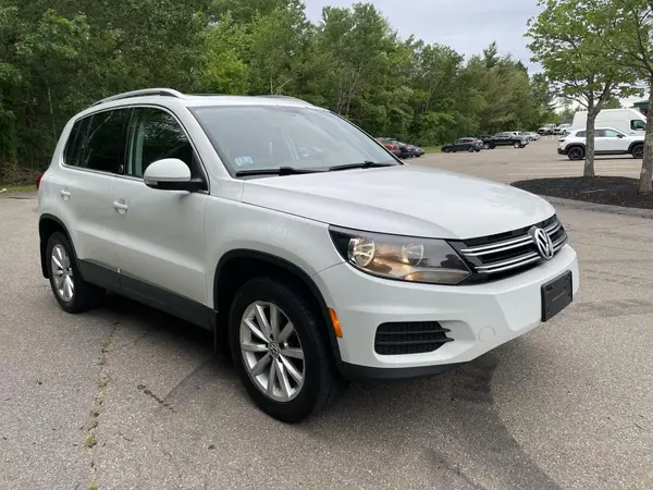 WVGSV7AX7HW511918 2017 VOLKSWAGEN TIGUAN - Image 1