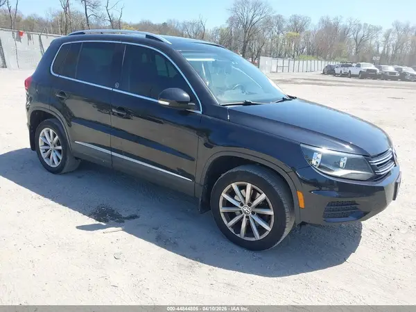 WVGSV7AX8HK009703 2017 VOLKSWAGEN TIGUAN - Image 1