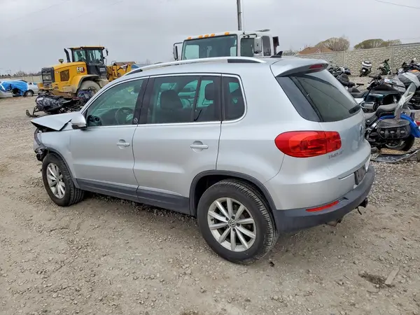 WVGSV7AX8HK011127 2017 VOLKSWAGEN TIGUAN - Image 2